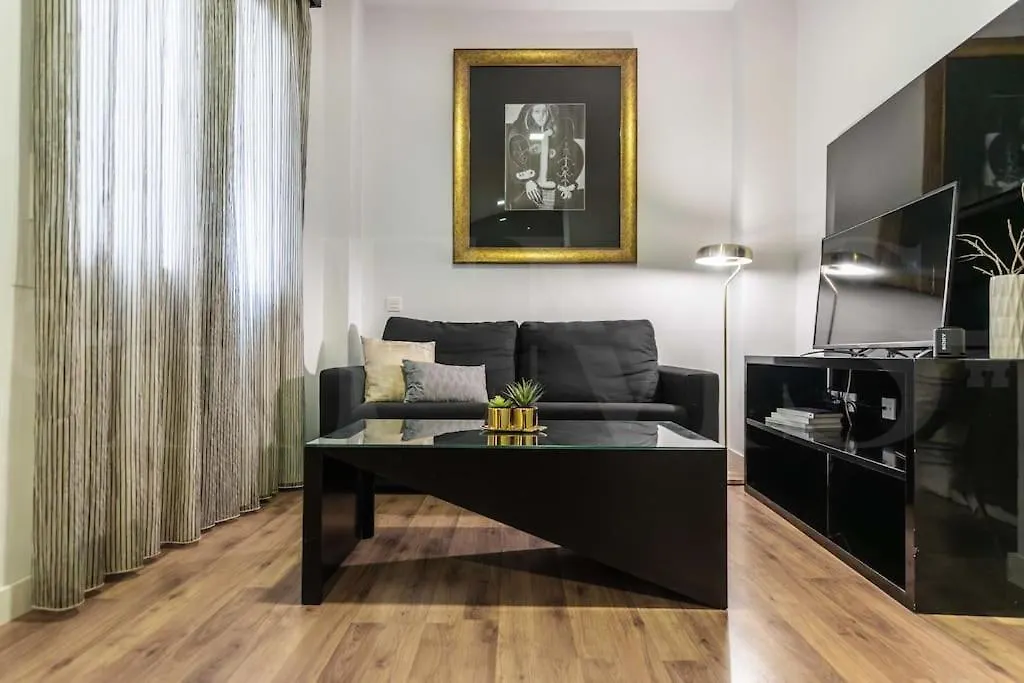 Quiet Apartment In The Heart Of Malaga By Rems