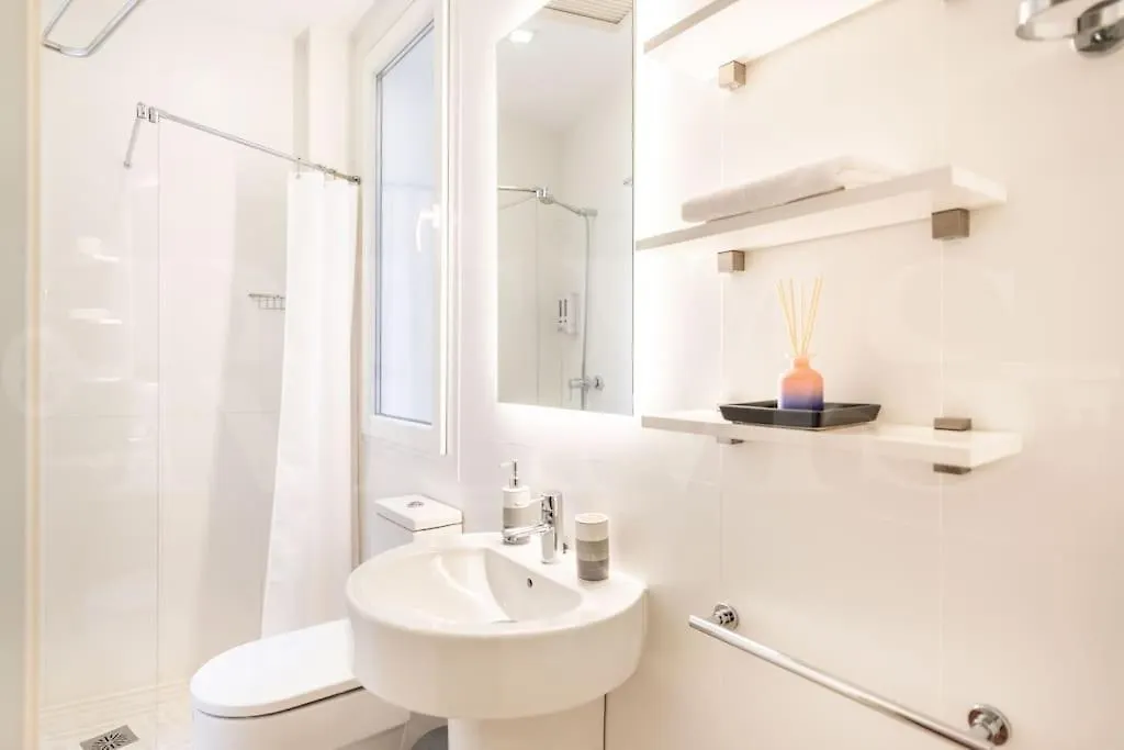 Quiet Apartment In The Heart Of Malaga By Rems